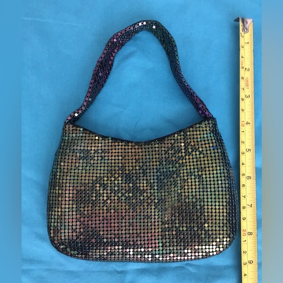 RARE 90’s EUC small iridescent chainmail purse/wristlet with snap closure. - Picture 2 of 6